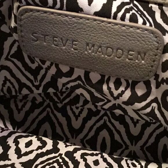 Steve Madden Gray Faux Leather Crossbody Bag - Picture 6 of 7